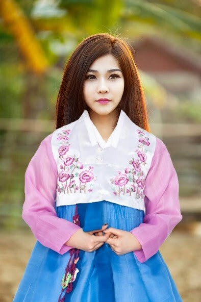 Play APK Beautiful Traditional Dress  and enjoy Beautiful Traditional Dress with UptoPlay com.tnp_dev.beautiful_traditional_dress_montage