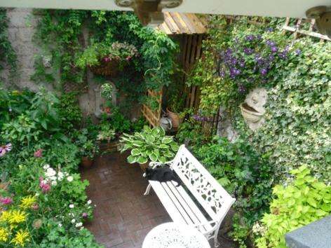 Play APK Small Garden Layout Ideas  and enjoy Small Garden Layout Ideas with UptoPlay com.acewhite.smallgardenideas