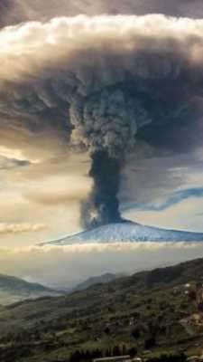 Play Volcanoes Live Wallpaper 