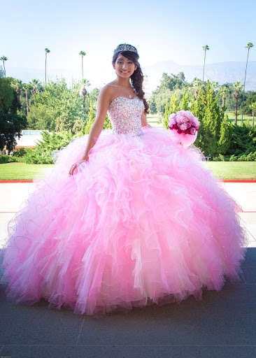 Play APK Quinceanera Dresses  and enjoy Quinceanera Dresses with UptoPlay com.Ozuzilapps.quinceaneradresses