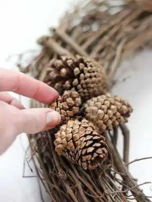 Play 1000+ DIY Wreaths Project