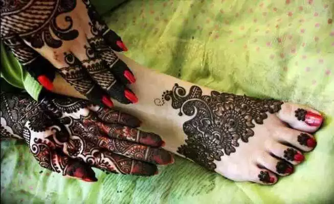 Play 2016 Mehndi Design Daily