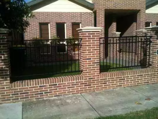 Play 400 Fence House Design