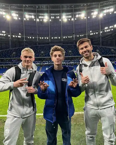 Play Влад А4 Wallpaper 4K, Photo as an online game Влад А4 Wallpaper 4K, Photo with UptoPlay