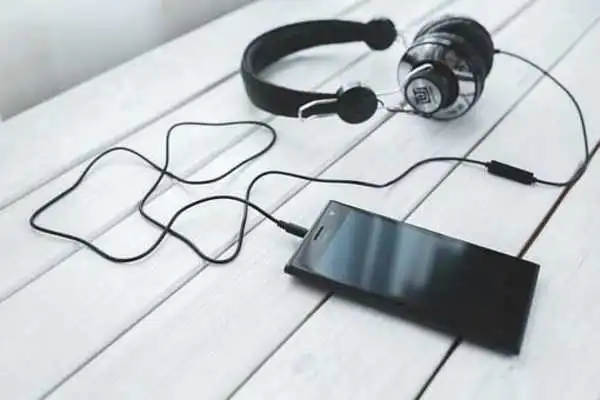 Play 92.8 FM Radio stations online