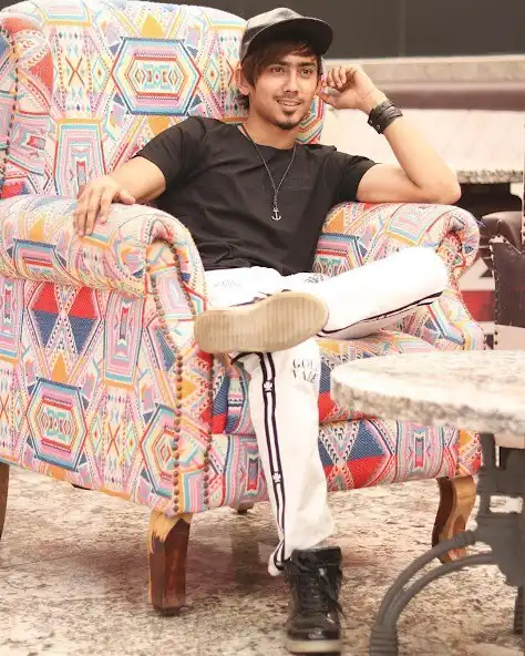 Play Adnaan Shaikh Wallpapers  and enjoy Adnaan Shaikh Wallpapers with UptoPlay
