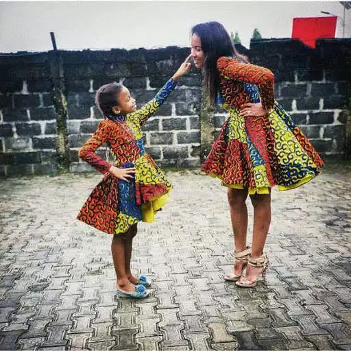 Play African Mommy and Baby Outfits  and enjoy African Mommy and Baby Outfits with UptoPlay