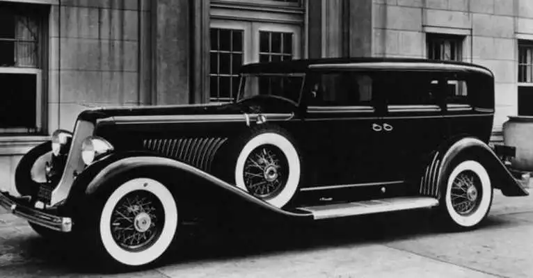 Play antique car modification