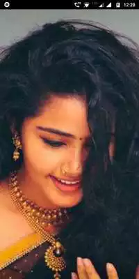 Play Anupama Parameswaran Play Anupama Parameswaran