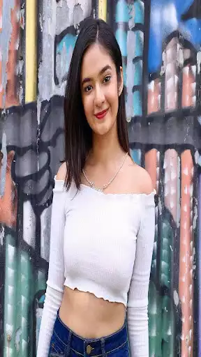 Play Anushka Sen Wallpapers  and enjoy Anushka Sen Wallpapers with UptoPlay