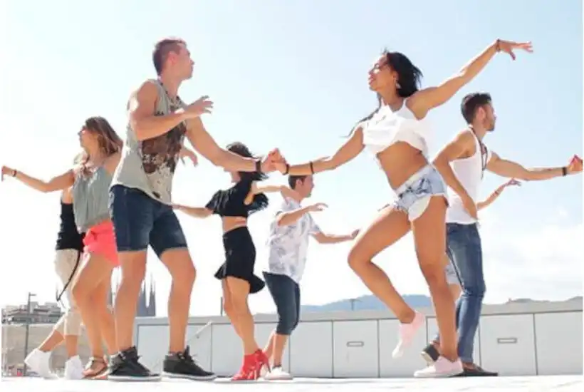 Play Aprender a bailar Salsa Casino as an online game Aprender a bailar Salsa Casino with UptoPlay