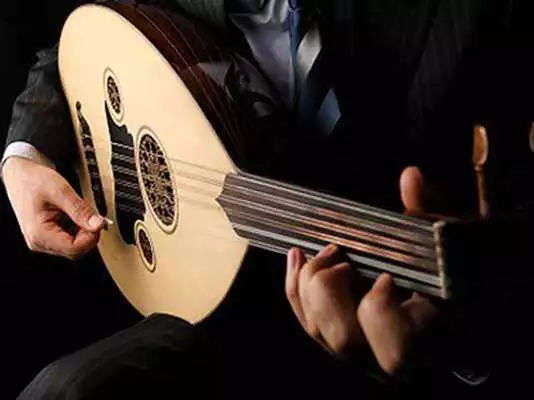 Play Arabic lute