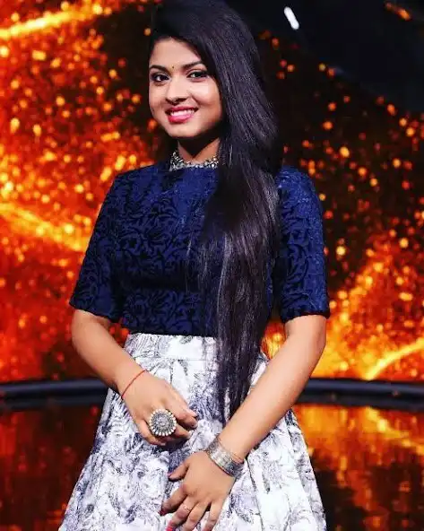 Play Arunita Kanjilal Song as an online game Arunita Kanjilal Song with UptoPlay