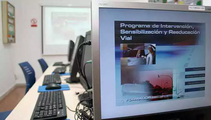 Play Autoescuela Pitiusas