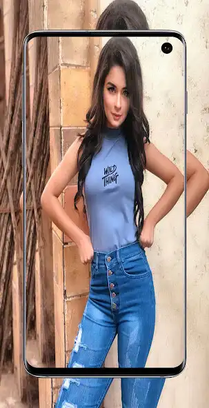 Play Avneet Kaur Wallpapers 2022 as an online game Avneet Kaur Wallpapers 2022 with UptoPlay