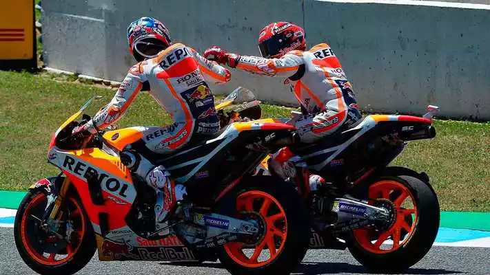 Play Awesome MotoGP Wallpaper