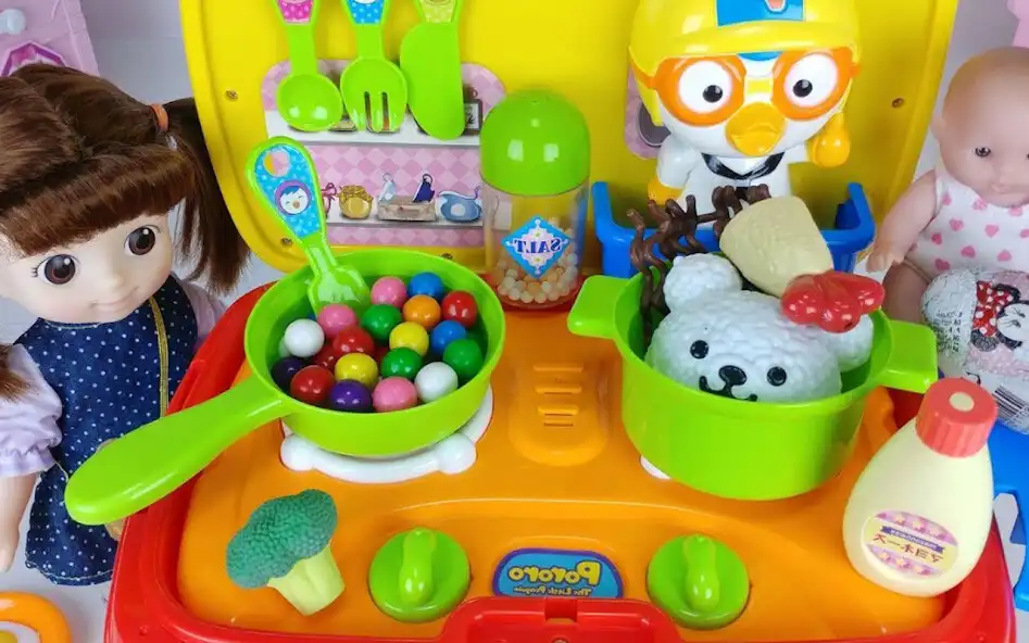 Play Baby Doll Video Cleaning House as an online game Baby Doll Video Cleaning House with UptoPlay
