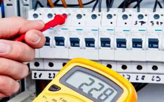 Play Basic Course of Electricity. Electrical technician