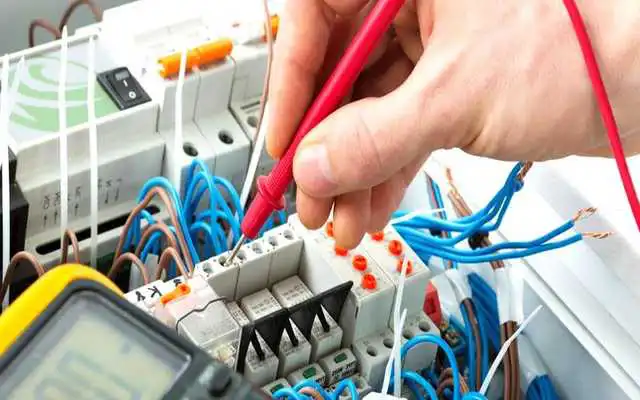 Play Basic Course of Electricity. Electrical technician