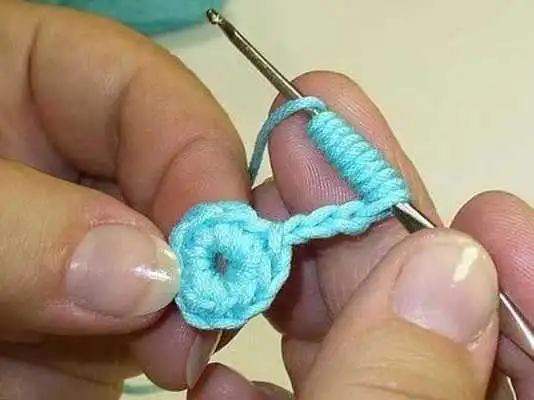 Play Basic Crochet Stitches