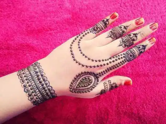 Play Beautiful Mehndi Design 2018
