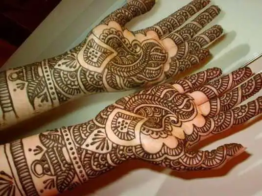 Play Beautiful Mehndi Design 2018