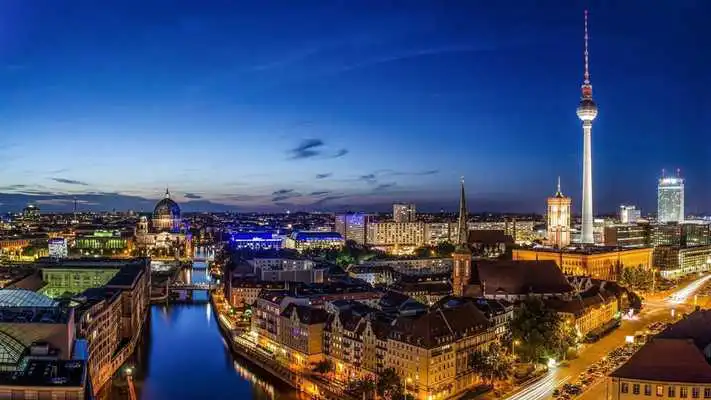 Play Berlin City Wallpaper Play Berlin City Wallpaper