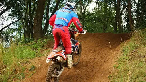 Play APK Best Dirt Bike Wallpaper  and enjoy Best Dirt Bike Wallpaper with UptoPlay com.qanjerumbi.motocross.dirtbike.bestdirtbikewallpaper