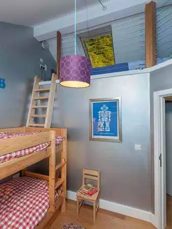 Play Best Small Bedroom Design