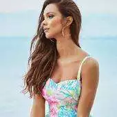 Free play online Bikinis Models Photos APK