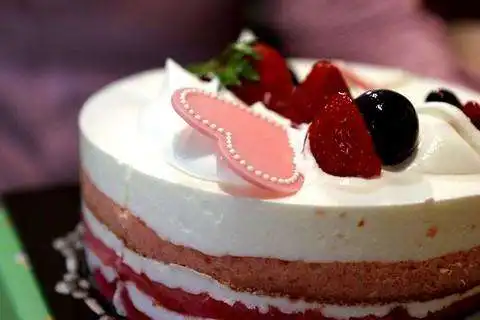 Play Birthday & Wedding Cakes Ideas  and enjoy Birthday & Wedding Cakes Ideas with UptoPlay