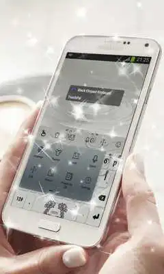 Play Black Elegant Keyboard Theme