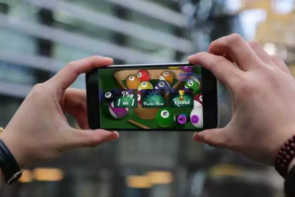 Play Blaze of Battle