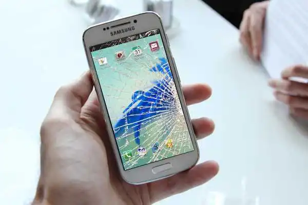 Play Broken Screen Prank HD