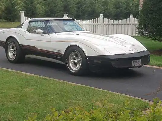 Play C3 Corvette
