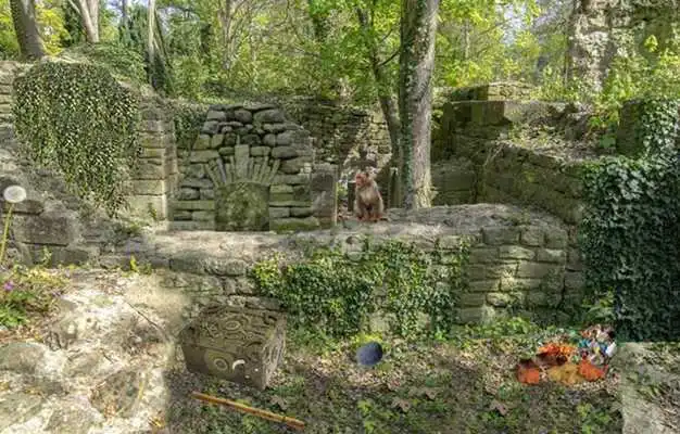 Play Can You Escape Ruined Monastery