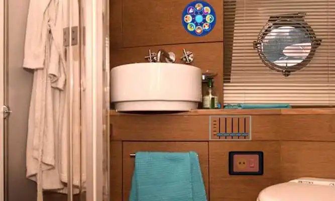 Play Capasecca Luxury Yacht Escape