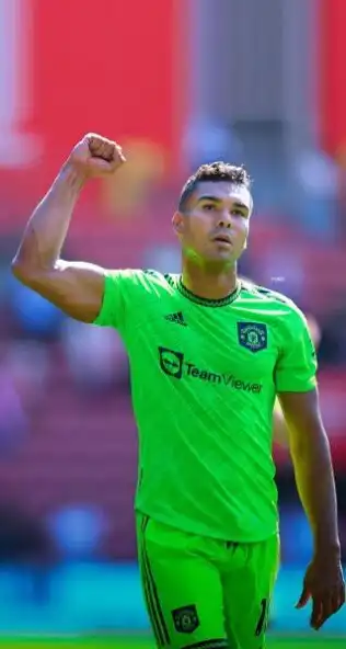 Play Casemiro Wallpapers HD 4K as an online game Casemiro Wallpapers HD 4K with UptoPlay