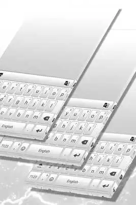 Play Clean White Keyboard Theme