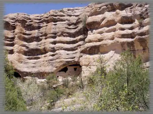 Play Cliff Dwellings Wallpaper