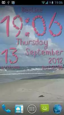 Play Clock Live Wallpaper lite