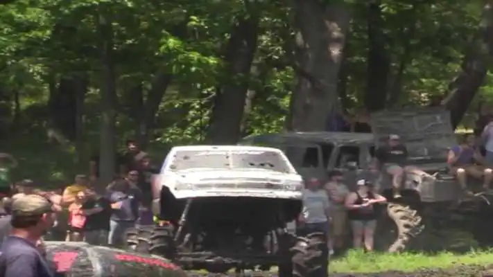 Play Collection Mud Bogging  Videos 2017
