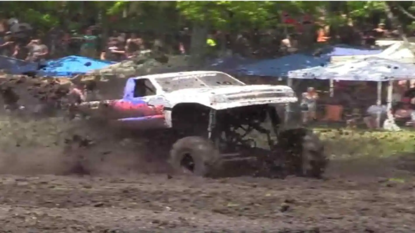 Play Collection Mud Bogging  Videos 2017