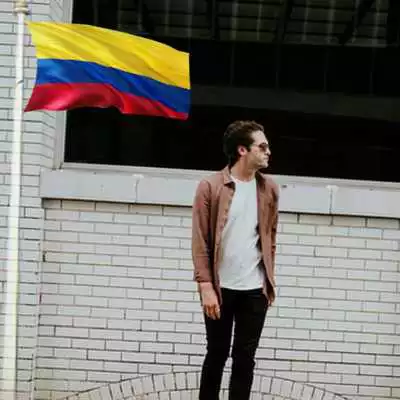 Play Colombia Flag In Your picture : Photo Editor