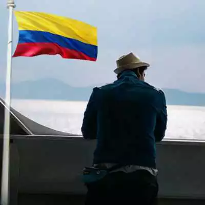 Play Colombia Flag In Your picture : Photo Editor