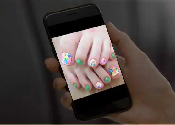 Play coloring toenails