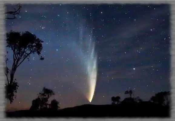 Play Comets Wallpaper