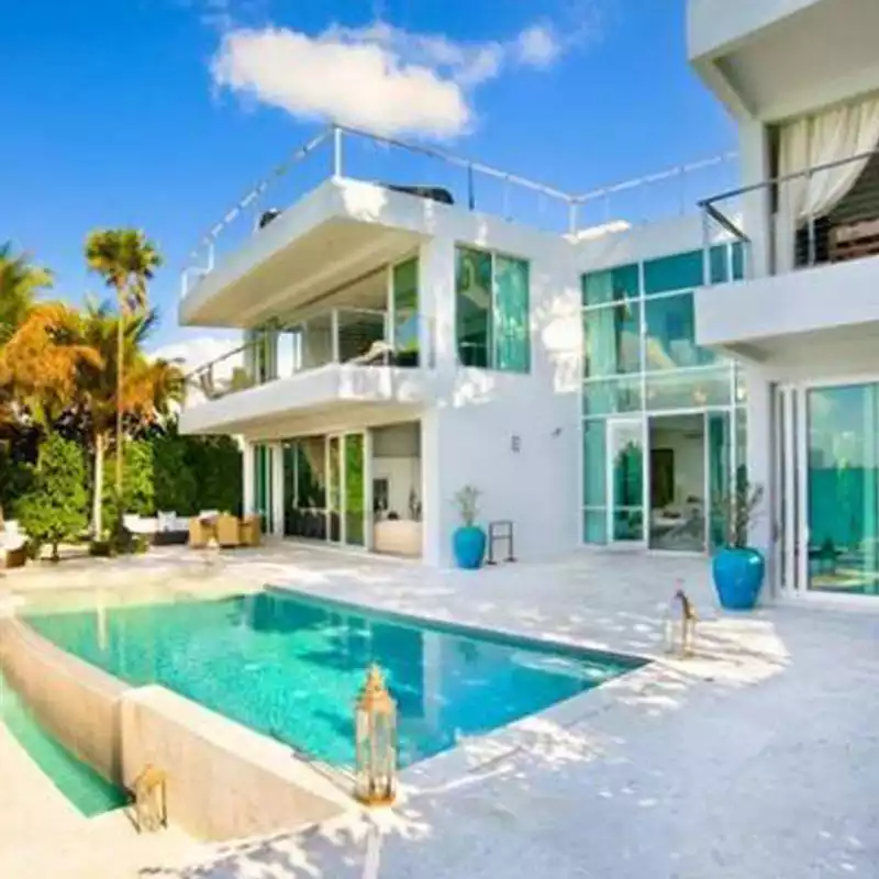 Play Cool Beach Houses