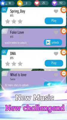 Play Crazy Black and White Tiles