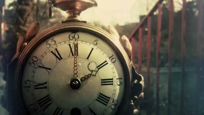 Play Creative clocks. LiveWallpaper